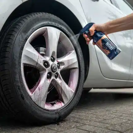 GYEON Q²M Iron REDEFINED 1000ml ijzerverwijderaar op witte achtergrond