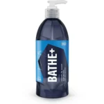 GYEON Q²M Bathe+ Wil je je auto niet alleen wassen, maar ook direct beschermen tijdens het wassen? Dan is GYEON Q²M Bathe+ precies wat je zoekt. Deze revolutionaire shampoo is de eerste pH-neutrale shampoo ter wereld met SiO₂ (siliciumdioxide) als actief bestanddeel. Hierdoor wordt elke wasbeurt een onderhoudsbeurt, waarbij vuil wordt verwijderd én een water- en vuilafstotende laag wordt achtergelaten.